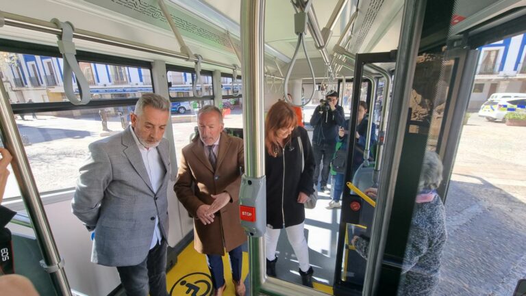 El nuevo servicio de transporte urbano de Valdepeñas se pone en marcha de manera gratuita el 6 de mayo