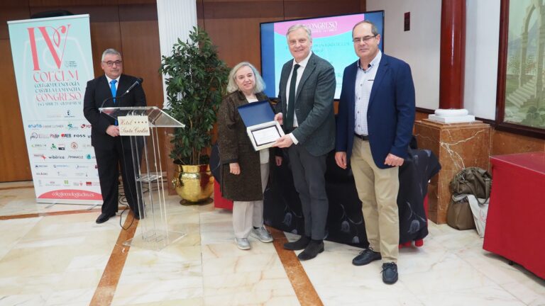 Empresas del sector del vino presentan en el IV Congreso de Enología de Castilla-La Mancha las últimas técnicas para afrontar los retos del futuro