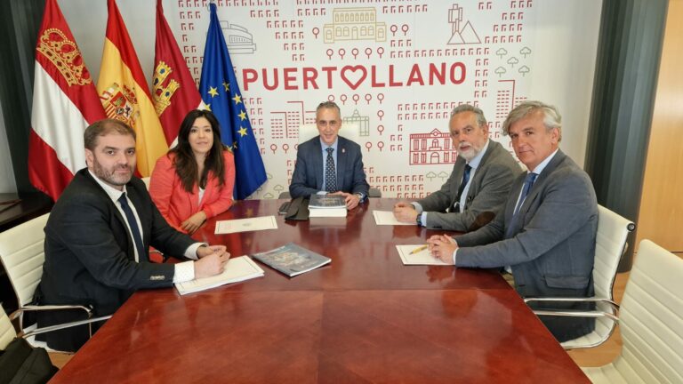 El Colegio de Ingenieros de Caminos mantiene una reunión con el alcalde de Puertollano