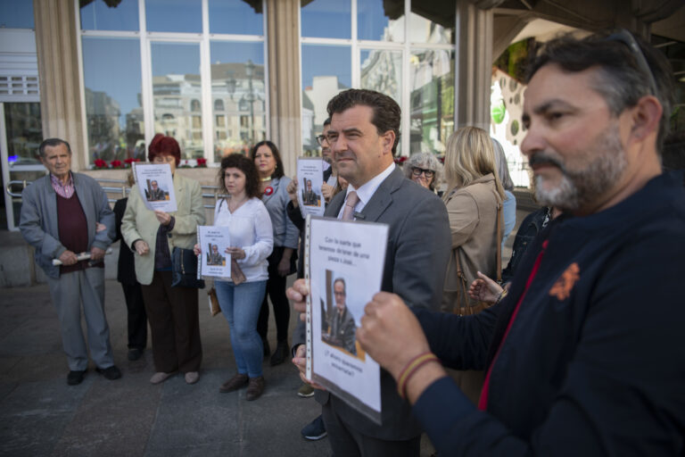 Vox pide que la «gente de bien» pueda defender su propiedad privada y carga contra la regularización de la inmigración