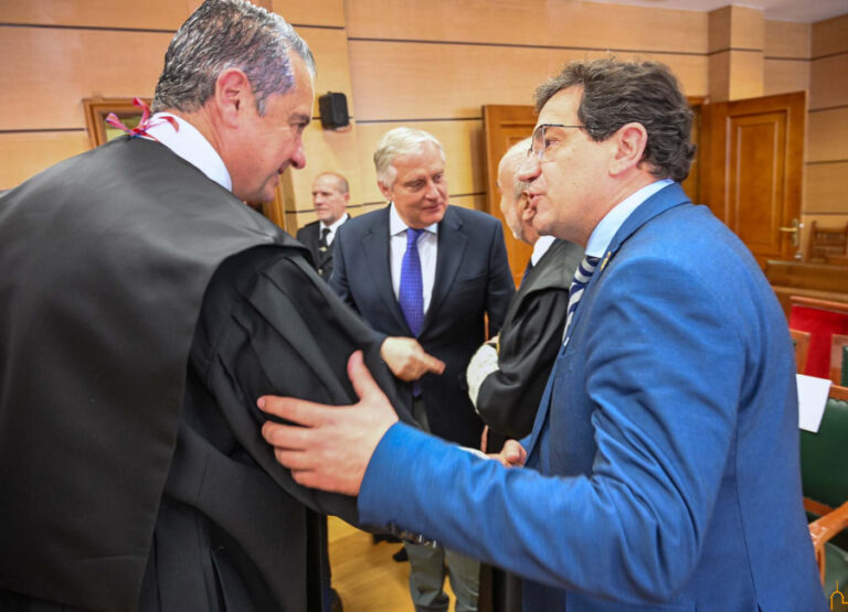 Valverde felicita al nuevo fiscal jefe de la Audiencia Provincial, que vuelve a donde inició su trayectoria profesional