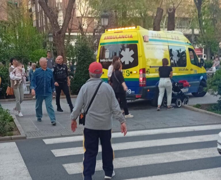 Sanitarios y Policía Local de Puertollano, prestos en el auxilio a las personas