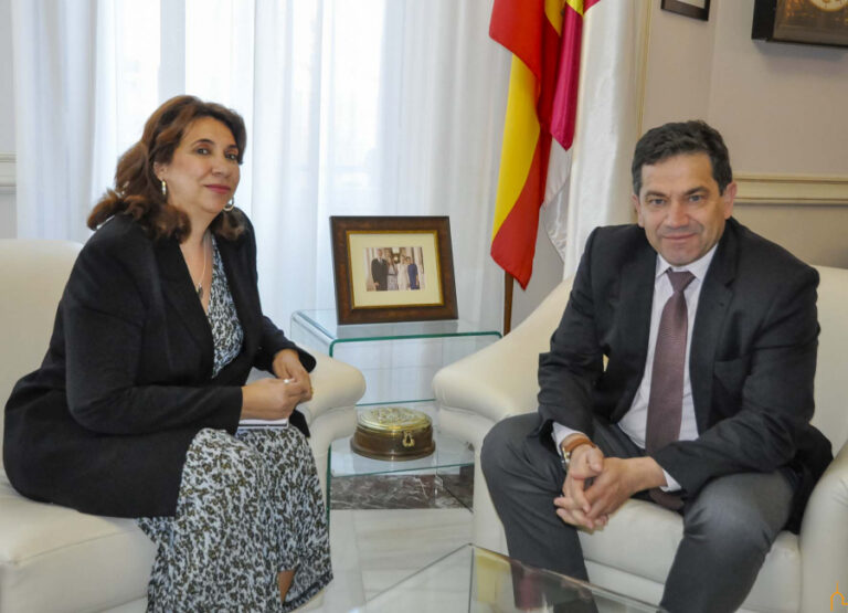 La alcaldesa de Abenójar plantea en la Diputación la necesidad de contar con un Centro de Desinfección para Vehículos Ganaderos