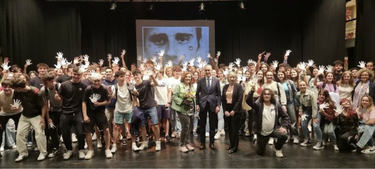 Puertollano: La presidenta de la Fundación Miguel Ángel Blanco impartió una charla a los alumnos del IES Galileo Galilei