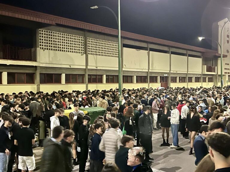Puertollano: El botellón controlado, la feria paralela del ejército de la noche