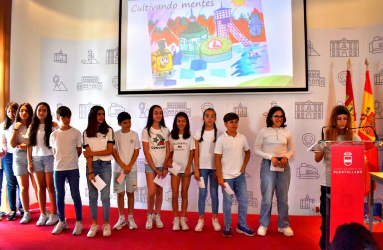 Miguel Ángel Ruiz escucha las propuestas de escolares y estudiantes para mejorar Puertollano