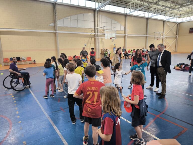 400 escolares se divierten en las actividades del Día del Niño