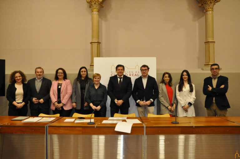 Diputación y Cámara de Comercio lanzan la iniciativa de fomento socioeconómico y de autoempleo “Reto CR-Comarcas”
