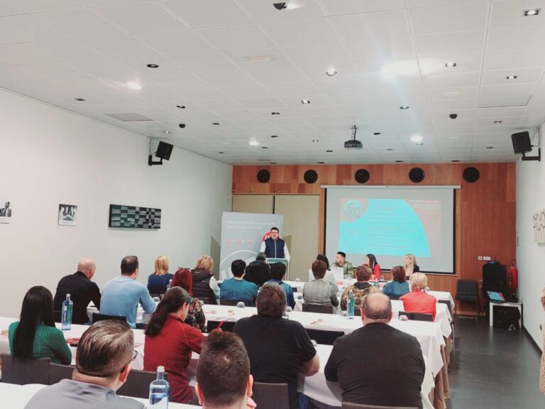UGT promociona la PRL en empresas del sector del cuero y el calzado, el metal y residencial, en una Jornada celebrada el Almansa (Albacete)
