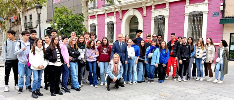 El alcalde de Puertollano da la bienvenida a los estudiantes de París de intercambio con el IES Fray Andrés