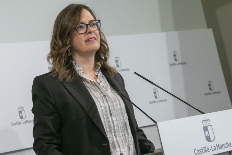 Castilla-La Mancha reparte 8.000 dispositivos digitales en centros para mayores y personas con discapacidad con el Plan de Autonomía Digital
