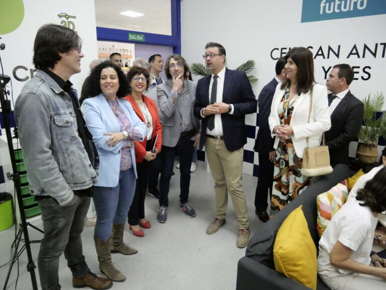 El Gobierno regional creará diez aulas tecnológicas en otros tantos CEPAS de Castilla-La Mancha para formar al alumnado en capacitación digital  
