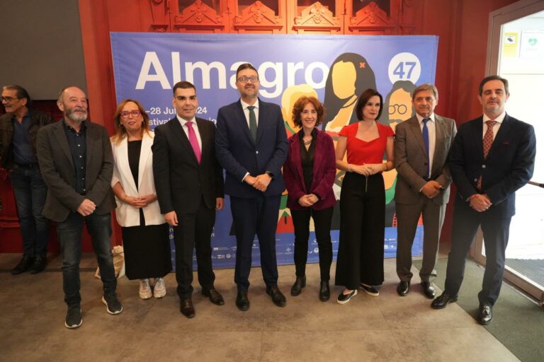 El Gobierno regional amplía su compromiso con el Festival de Almagro financiando parte de la muestra y la obra ‘Ñaque o de piojos y actores’