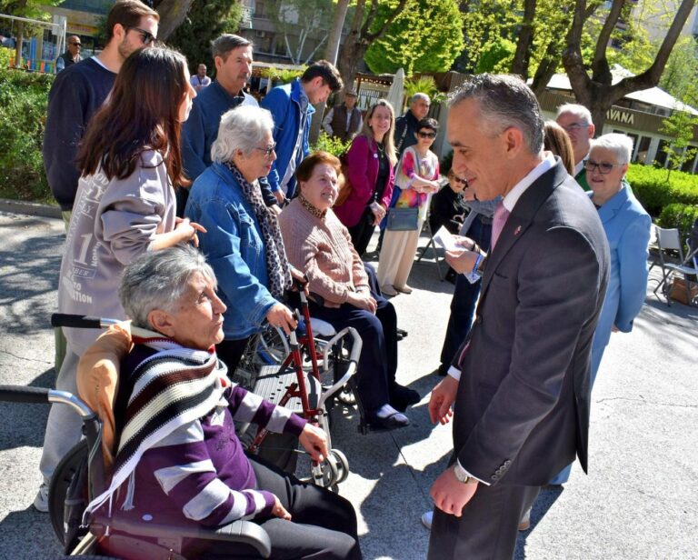 Puertollano aúna su apoyo a las familias de enfermos de Parkinson en una jornada de actividades de convivencia