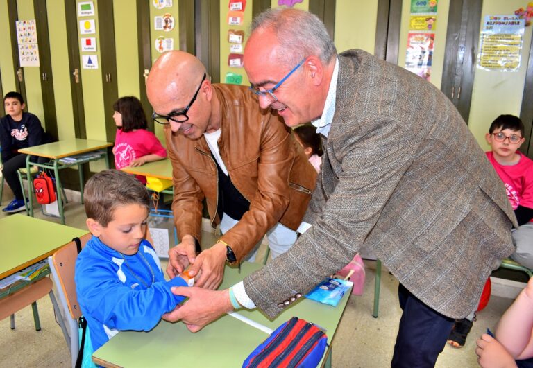 Puertollano: Protección Civil contribuye a una feria más segura con 3.400 pulseras identificativas de menores