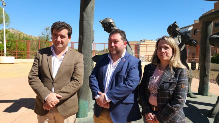Félix Canal (VOX): “Noja supo capturar el espíritu de resistencia de Puertollano”