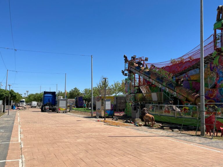 Puertollano: Llegan cacharritos y casetas al recinto ferial