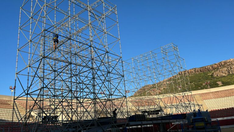 Puertollano: Comienza la instalación del macroescenario para el concierto de Ana Mena