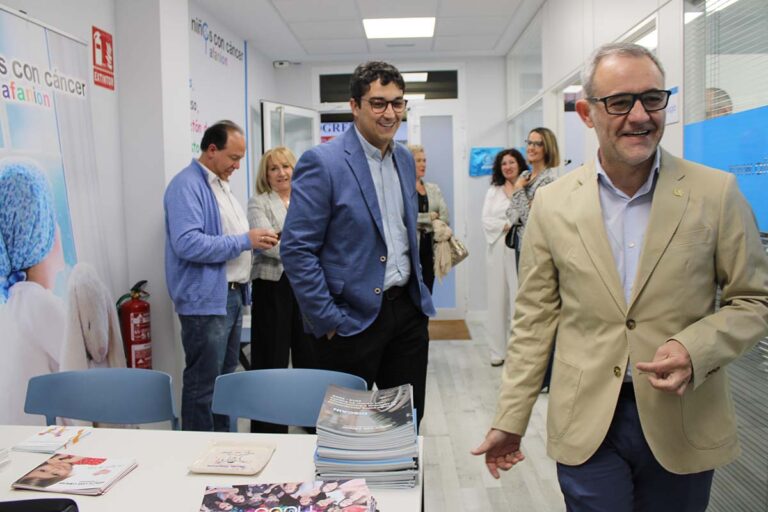 El Gobierno regional destaca el trabajo que realiza AFANION de ayuda, acompañamiento y orientación para las familias de niños con cáncer