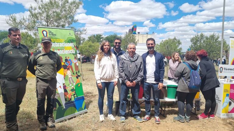 El Gobierno regional aboga por una campaña de sensibilización y educación ambiental para prevenir y reducir los residuos en romerías y ferias