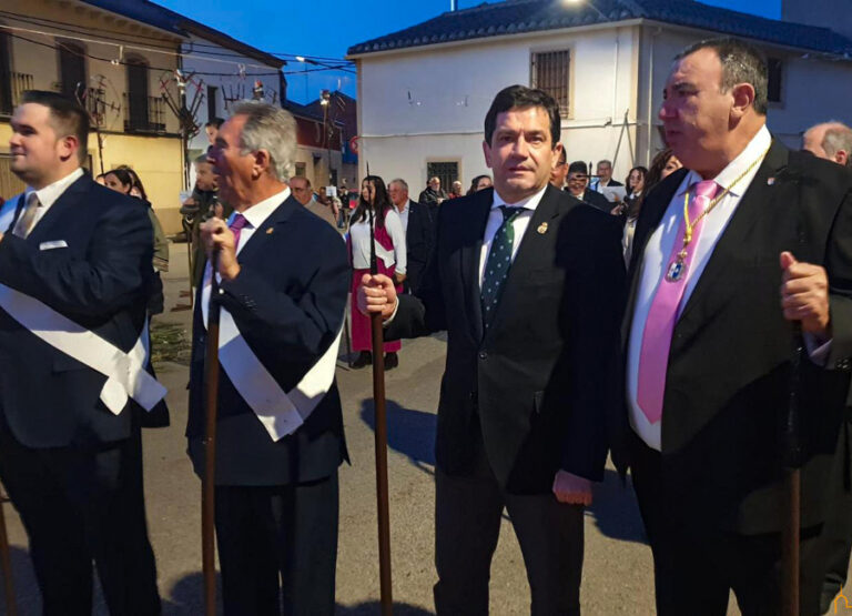 Valverde resalta la importancia de las tradiciones, que confieren identidad a los pueblos, en la festividad de la Santa Vera Cruz de Granátula de Calatrava