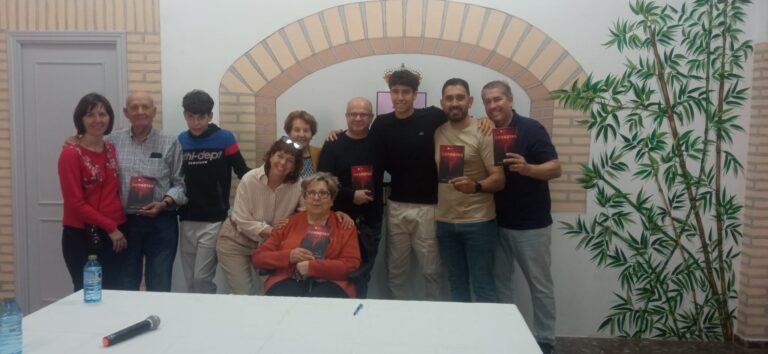 Miguel Ángel Lara Adán presentó su libro “Derrotas” en El Hoyo
