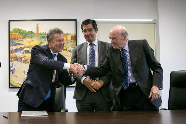 El Gobierno regional refuerza su municipalismo con su mayor transferencia de recursos económicos a los ayuntamientos