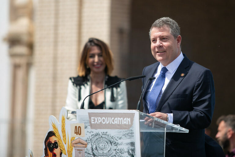 El presidente regional avanza otros 170 millones de euros para garantizar “una cosecha estable” al margen del “ciclo del clima”