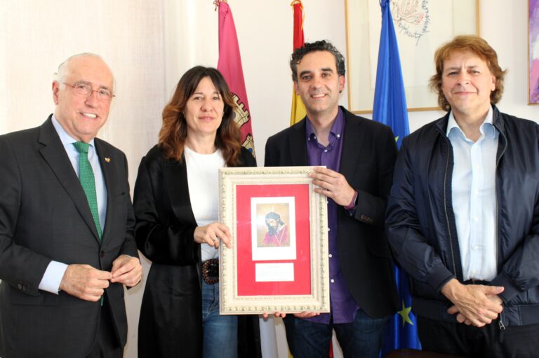 Blanca Fernández se reúne con la Hermandad del Nazareno para avanzar en la promoción turística del Domingo de Pasión