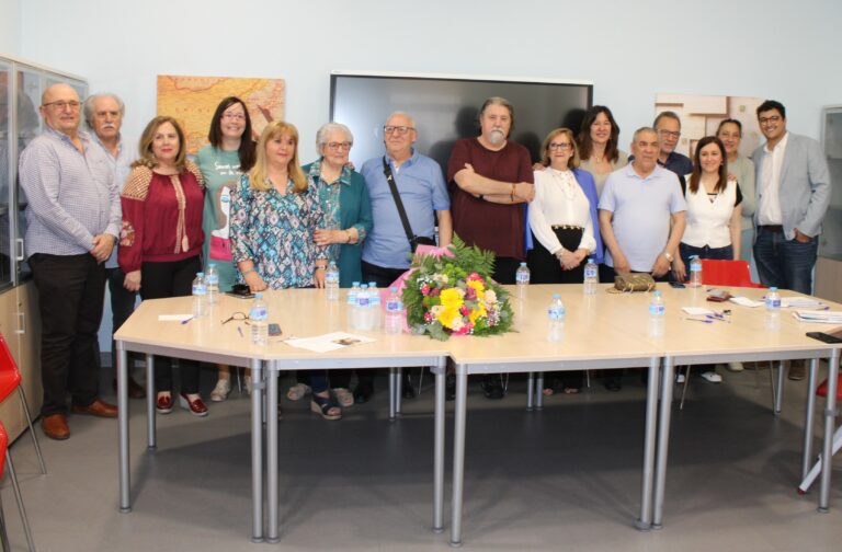 Blanca Fernández destaca los cinco millones de euros que destina el Gobierno regional en Puertollano para atender y cuidar a 3.200 personas mayores