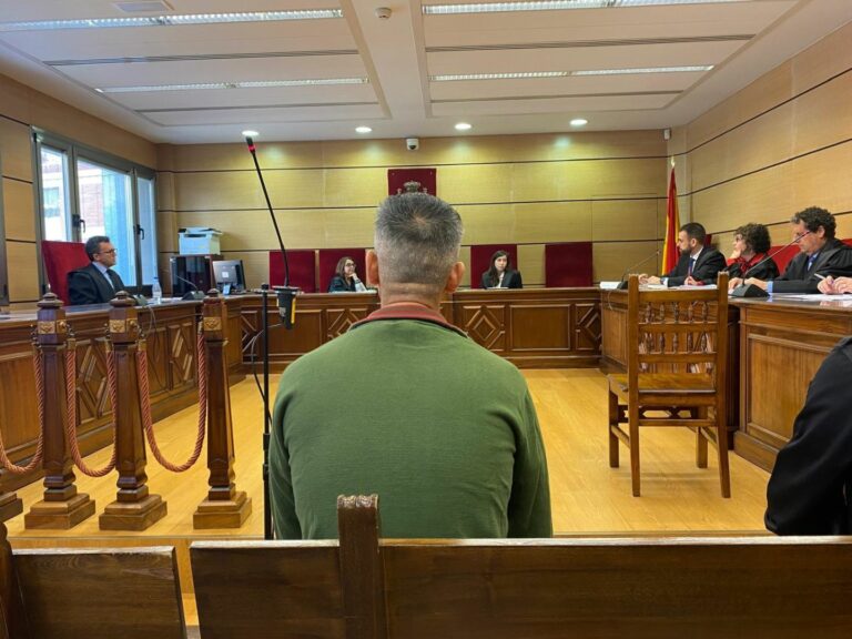 Acusado de incendiar su casa en Alcázar tras discutir con su pareja reconoce los hechos y acepta 5 años y medio