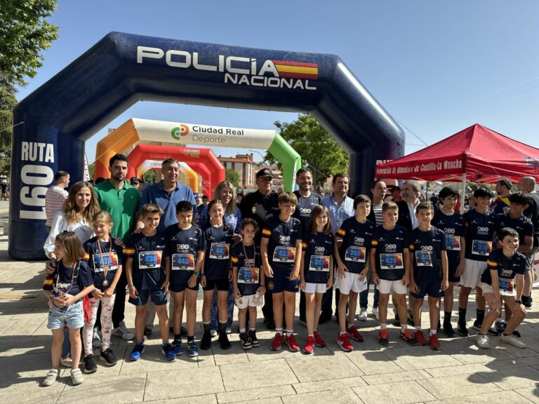 Centenares de personas participan en la X edición de la carrera ‘Ruta 091’ de la Policía Nacional en Ciudad Real