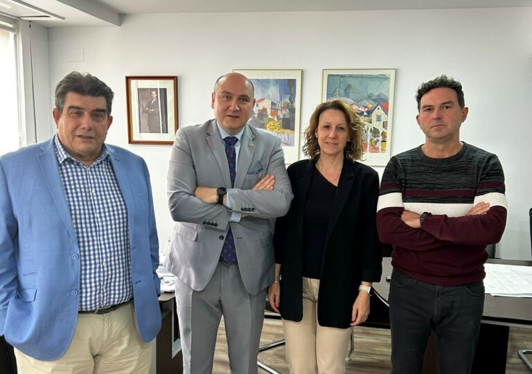 El Gobierno regional garantiza a la alcaldesa de Almadén el mantenimiento de todos los recursos, servicios y prestaciones sanitarias