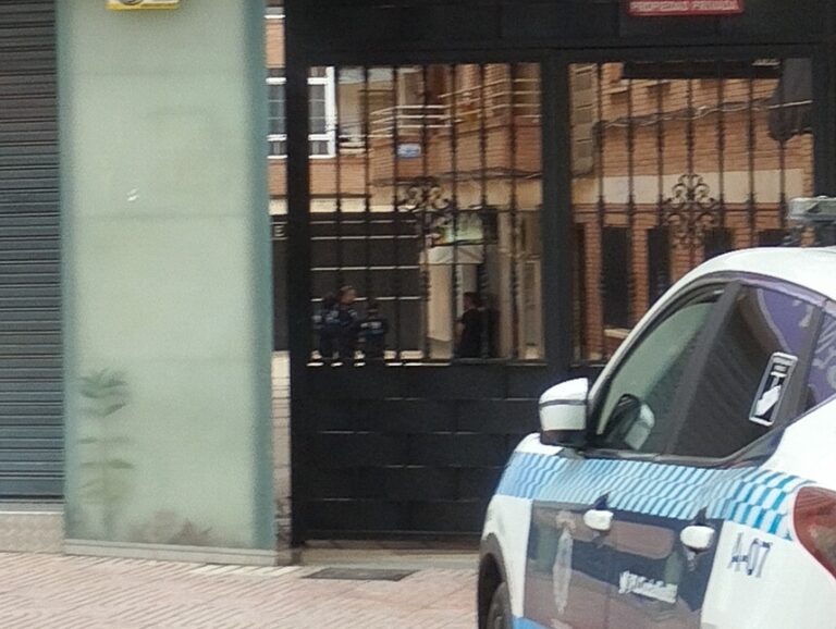 La Policía Local vuelve a intervenir en el Pasaje General Rey