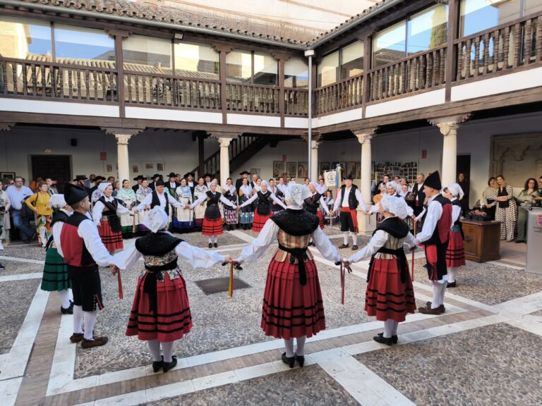 El folclore de Asturias, Extremadura y Ciudad Real reunidos en el XXV Festival Nacional Virgen de Alarcos