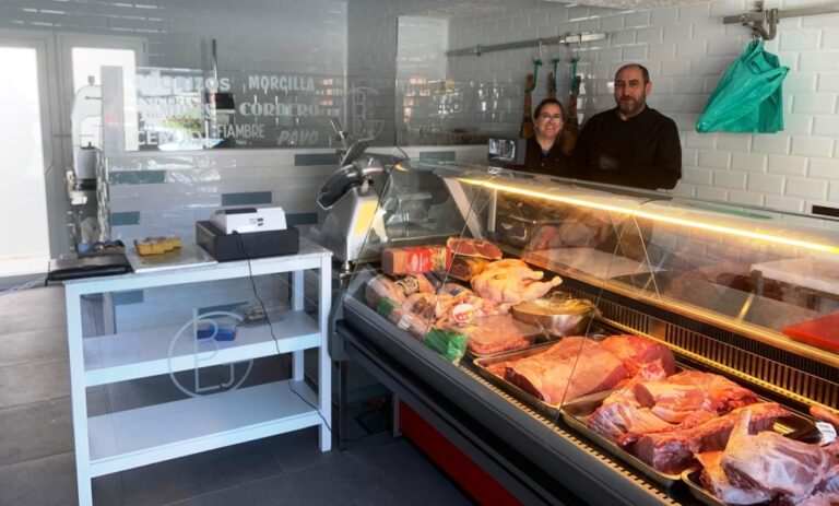Una nueva carnicería se suma a la lista de negocios locales en Corral de Calatrava