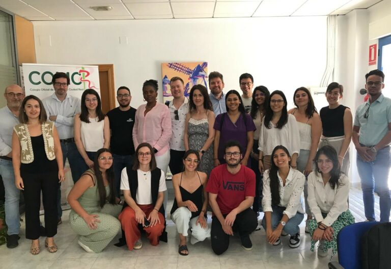 El Colegio de Médicos recibe a los nuevos residentes que se incorporan a los centros sanitarios de la provincia de Ciudad Real