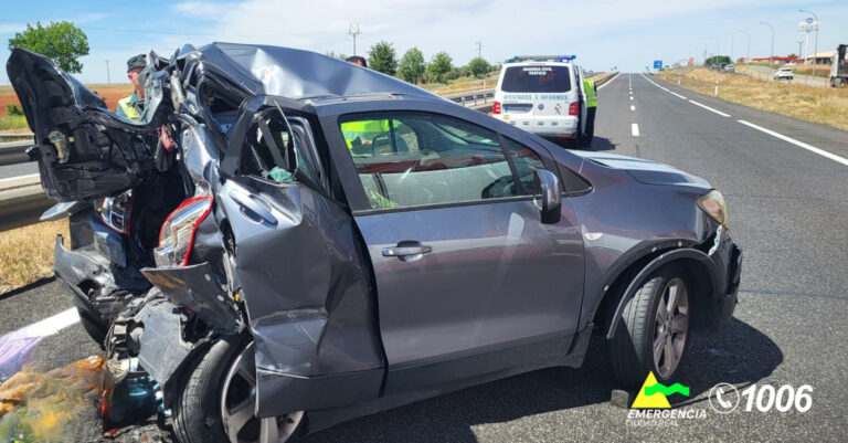 Dos fallecidos tras la colisión de un turismo y un camión frigorífico en Membrilla