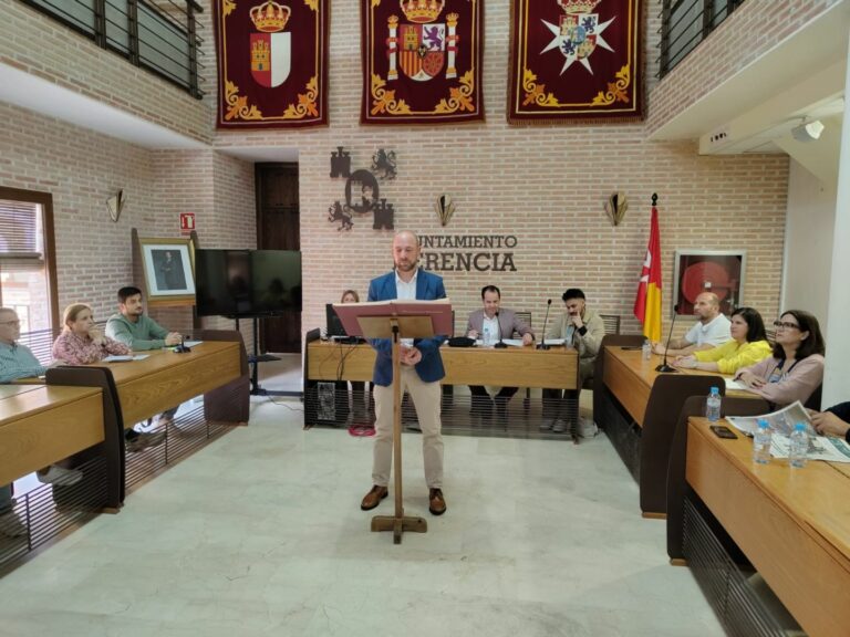 José Manuel Aragonés Roncero toma posesión de su cargo como nuevo concejal del Ayuntamiento de Herencia