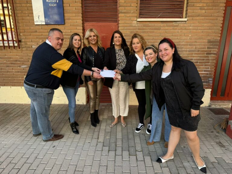 Guiño solidario del Colegio Ramón y Cajal de Puertollano al programa Incluye-TEA
