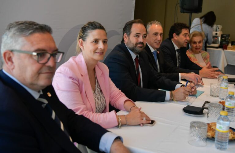 Puertollano: Núñez pide el voto para el PP como «única opción» para impulsar la industria y agricultura de C-LM frente al «ecologismo ultra»
