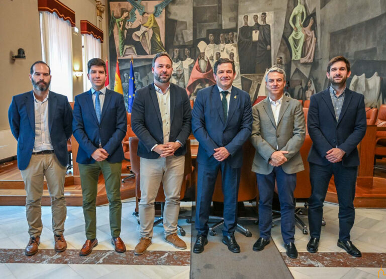 La empresa Industrias Metálicas ANRO da a conocer al presidente de la Diputación sus nuevos proyectos