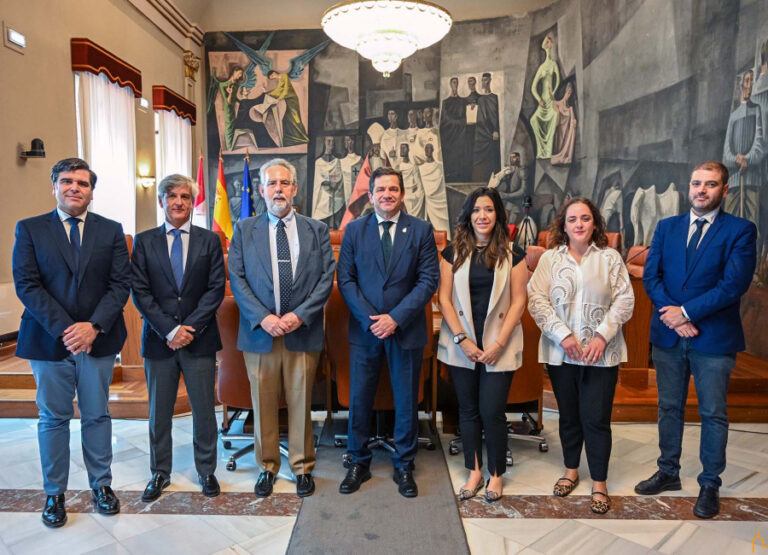Valverde se reúne con el Colegio de Ingenieros de Caminos, Canales y Puertos de Castilla-La Mancha