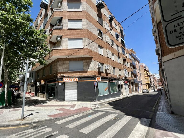 Puertollano: Lío y malestar en la calle Encina tras una avalancha de multas de tráfico «indiscriminadas»