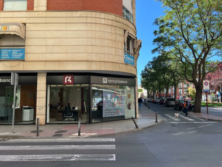 Renta 4 Banco analiza en Ciudad Real el mercado bursátil a la espera de la bajada de tipos