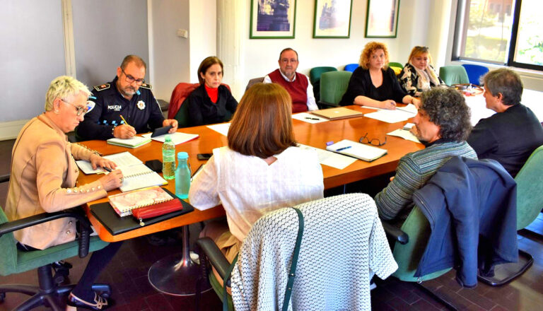 Puertollano: La mesa de absentismo evalúa las estrategias que contribuyan al descenso de su incidencia