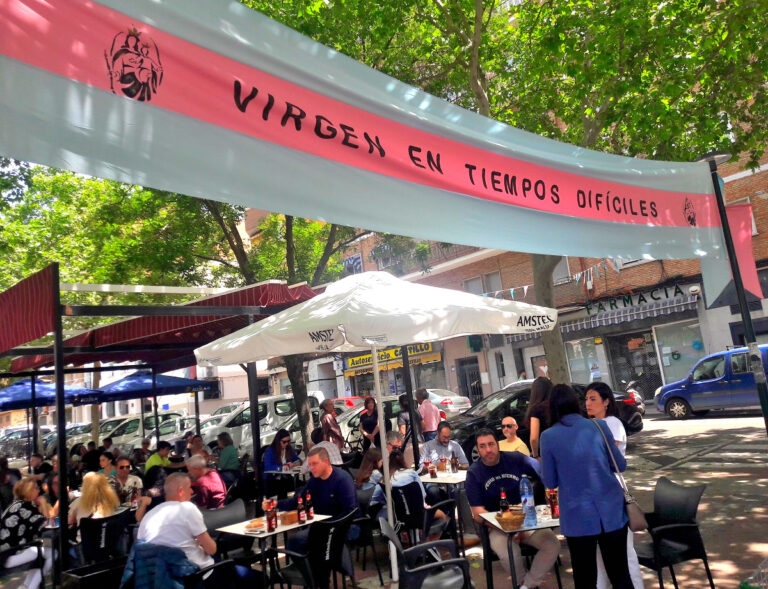 Puertollano: La Asociación de María Auxiliadora anima a participar en el concurso de balcones, ventanas y escaparates