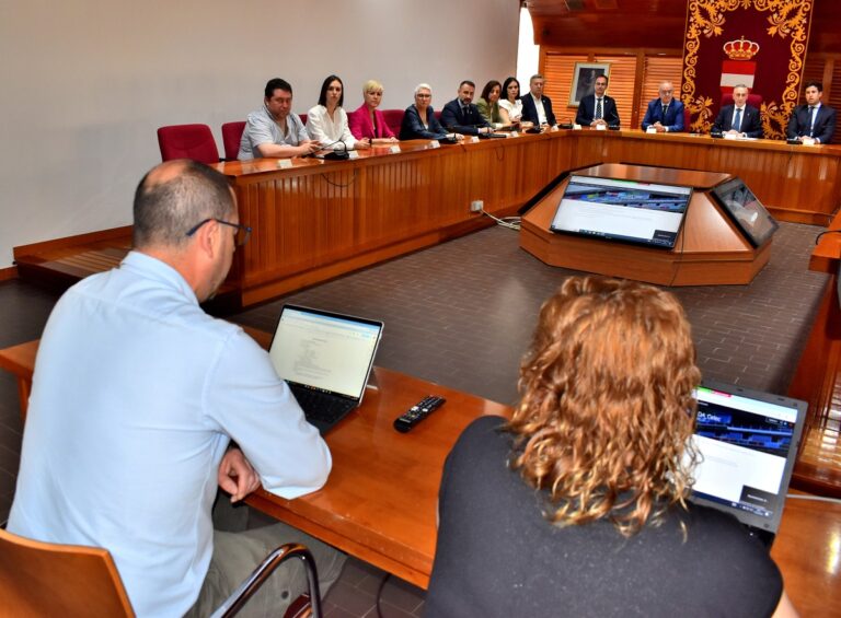 El Pleno de Puertollano designa por sorteo los 594 componentes de las mesas electorales de las Europeas del 9 de junio