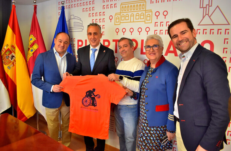 Todo el apoyo del alcalde y de Puertollano al BSR Amiab en su sueño de ascender a división de honor
