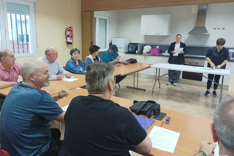 El área municipal de Servicios Sociales pone en marcha el taller de cocina para principiantes “Cocinemos Juntos”